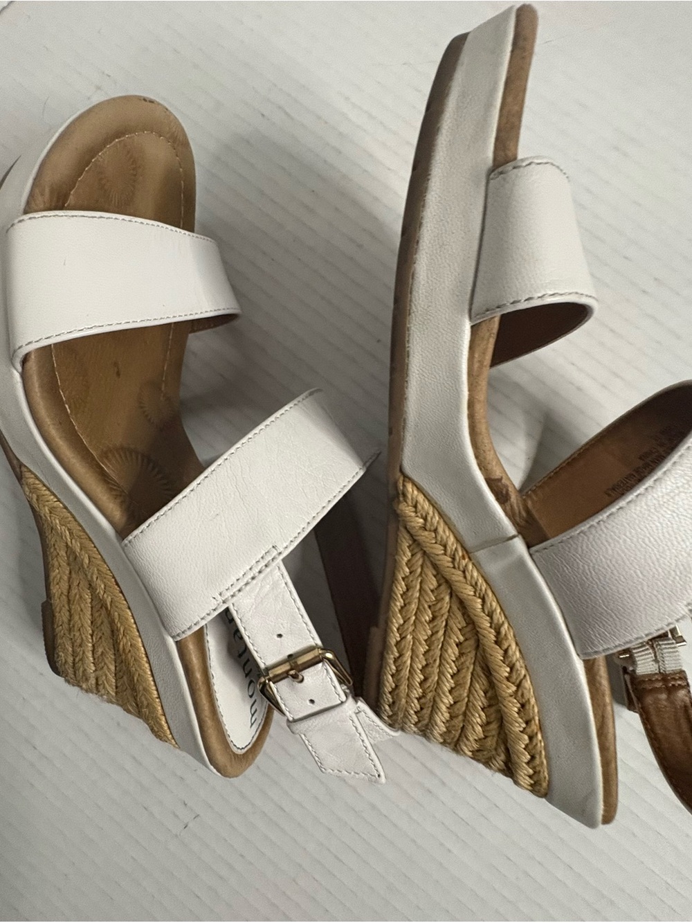 Montana Artasian Crafted White Wedge Sandals size - Picture 3 of 6